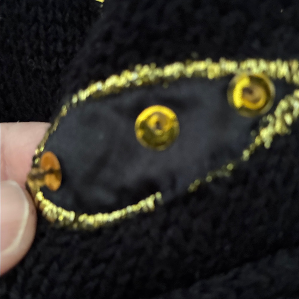Vintage Fit Knit Black & Gold Sweater - Picture 8 of 10